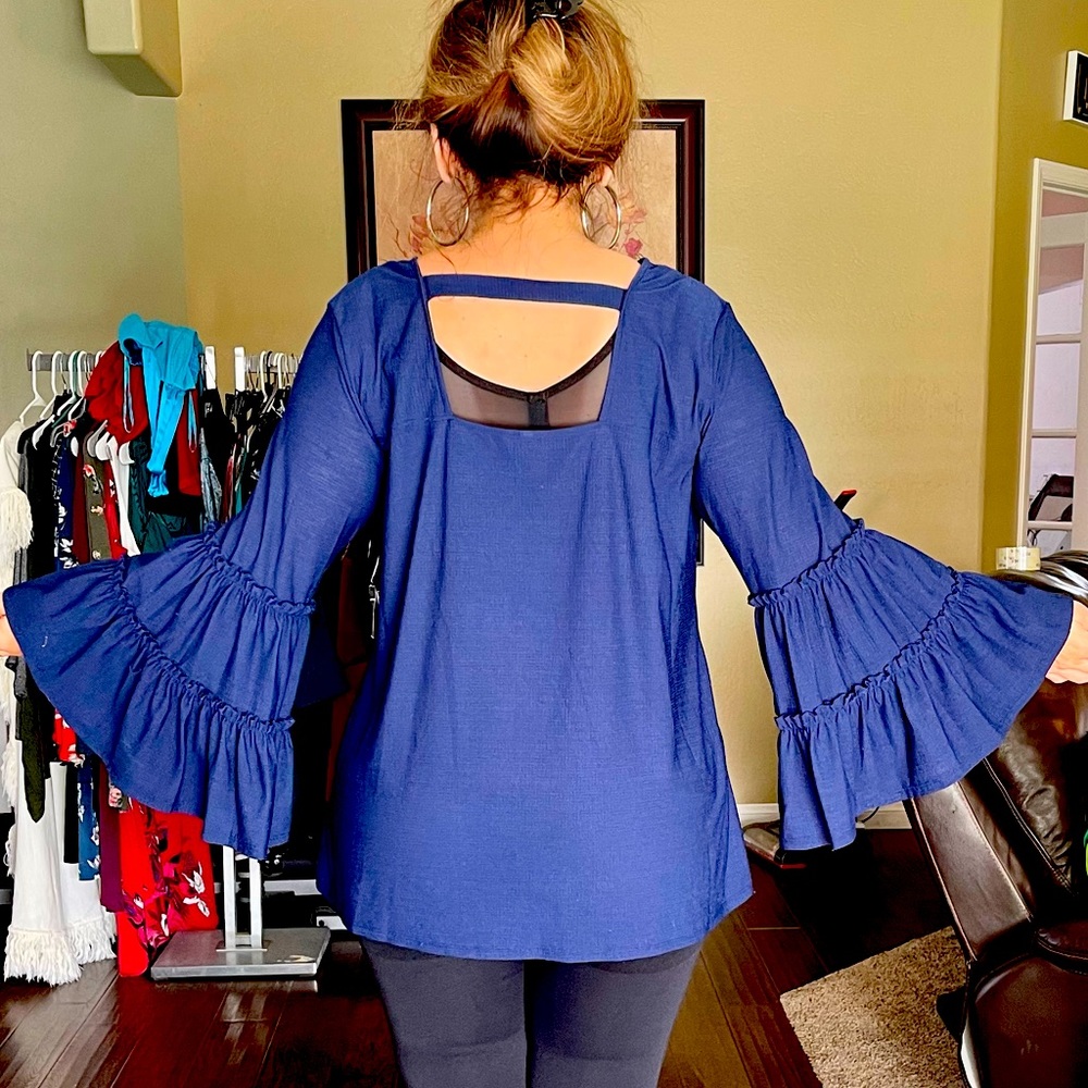 Plus size 2x, Gorgeous Bell Sleeve Blouse, Dark Blue, I had cut off brand tag.